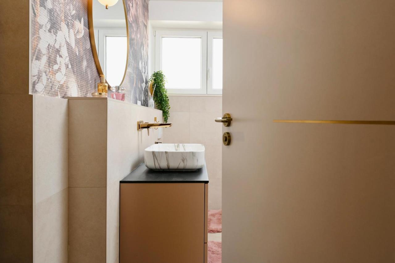 S Design Apartment Zara Esterno foto